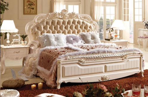 Giường ngủ phong cách hoàng gia sang trọng: Với sự kết hợp của các vật liệu đẳng cấp như gỗ, da, vải của giường ngủ cao cấp phong cách Hoàng gia, tạo nên vẻ đẹp hoàn hảo và đầy sang trọng cho không gian nghỉ ngơi của bạn.