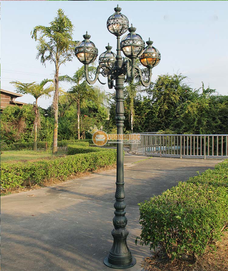 Đèn trụ sân vườn thiết kế hình cầu ROL431-3