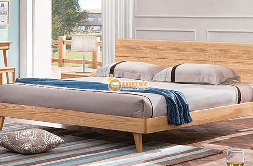 Hãy xem hình ảnh giường ngủ gỗ đơn giản đẹp, được cập nhật đến năm 2024, để có được cái nhìn trực quan về kiểu dáng và chất lượng của sản phẩm này. Với chất liệu gỗ tự nhiên và thiết kế tối giản, giường ngủ sẽ phù hợp với nhiều phong cách trang trí khác nhau. Bạn sẽ cảm thấy hài lòng khi trải nghiệm giấc ngủ thoải mái trên chiếc giường này.