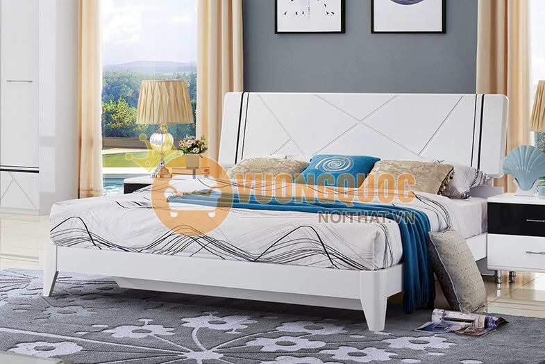 Đơn giản nhưng không kém phần sang trọng, giường ngủ thiết kế đơn giản chắc chắn sẽ làm bạn phải hài lòng. Với thiết kế tối giản và màu sắc trang nhã, chiếc giường này sẽ giúp cho phòng ngủ của bạn trở nên thanh lịch và đẳng cấp. Không chỉ vậy, giường ngủ thiết kế đơn giản còn rất dễ dàng để bạn kết hợp với các nội thất khác cho không gian sống của bạn.