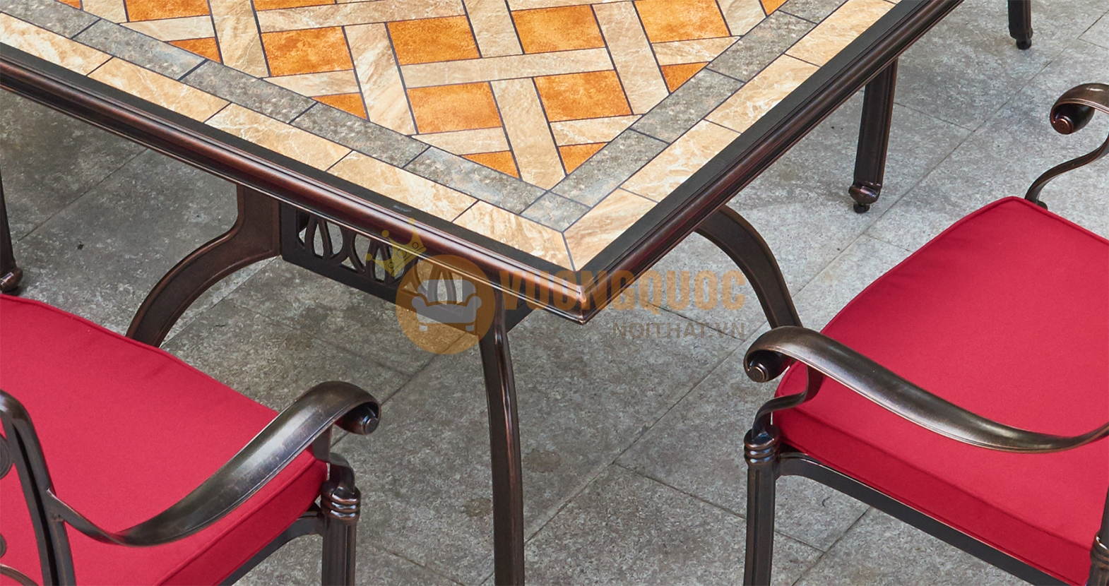 Bộ bàn ghế sân vườn tinh tế ZXM1006H048 họa tiết mặt bàn