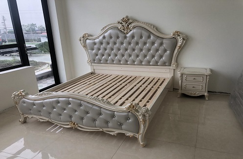 Hoàn thiện bộ giường ngủ và tab đầu giường tân cổ điển tại nhà anh Đức
