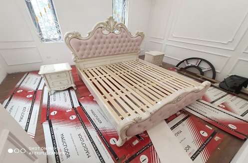 Hoàn thiện giường ngủ và tab đầu giường tân cổ điển tại nhà chị Hải Cường