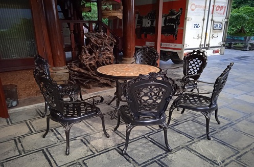 Hoàn thiện mẫu bàn ghế sân vườn cao cấp nhập khẩu tại nhà chị Hạnh