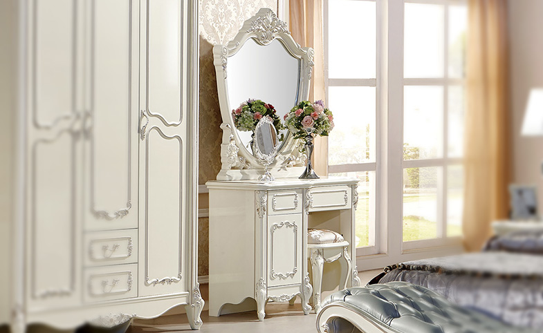Bàn trang điểm sang chảnh phong cách cổ điển