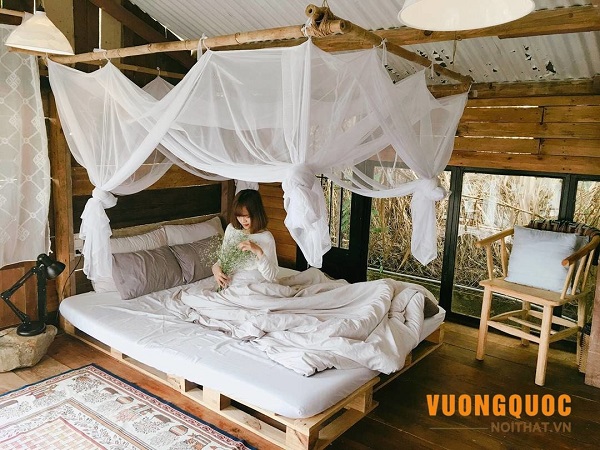 3.3. Decor phòng ngủ vintage Hàn Quốc với giường pallet