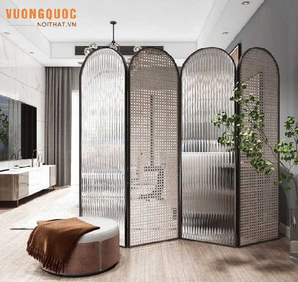 Vách ngăn bằng kính được cách điệu mang đến không gian sống sang trọng, hiện đại